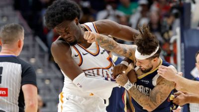 Pelicans' Jose Alvarado, Suns' Mark Williams ejected after fight - ESPN