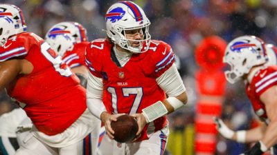 Bills' Josh Allen aggravates foot injury but X-rays negative - ESPN