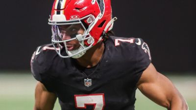 Bijan Robinson's career-high 195 rushing yards fuels Falcons - ESPN