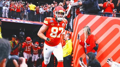 Travis Kelce Headlines Nominees for Walter Payton NFL Man of the Year Award