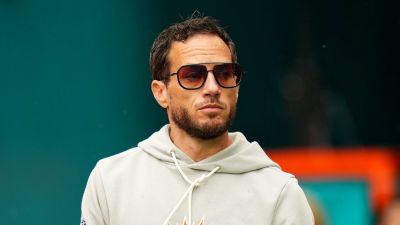 Mike Macdaniel - Miami Dolphins - Dolphins coach dismisses weather narrative ahead of game against division rival - foxnews.com - county Miami - New York - Los Angeles - state Texas - county Garden - county Palm Beach
