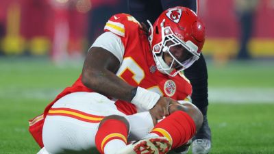 Chiefs' O-line takes another hit with Wanya Morris injury - ESPN