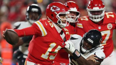 Kevin Durant - Patrick Mahomes - Chiefs’ playoff hopes dwindle as Patrick Mahomes throws three interceptions in loss to Texans - foxnews.com - state Missouri