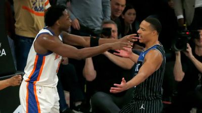Magic's Desmond Bane launches ball a Knicks' OG Anunoby in bizarre moment