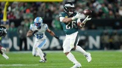 Justin Herbert - Seth Walder - A.J.Brown - Matt Bowen - Liz Loza - 2025 NFL Week 14 betting - Odds, picks for Philadelphia Eagles-Los Angeles Chargers on Monday Night Football - ESPN - espn.com - county Eagle - Los Angeles - county Smith