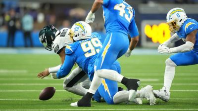 Eagles QB Jalen Hurts first with 2 turnovers on same play - ESPN