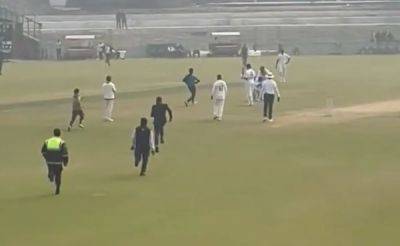 Watch: Massive Security Breach As 3 Fans Enter Stadium At Once To Meet Virat Kohli