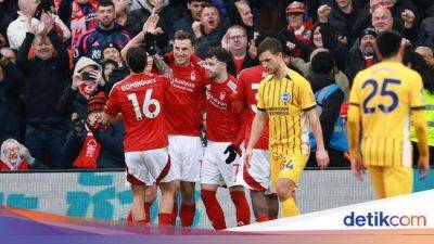 Pesta 7 Gol ke Gawang Brighton, Forest Pepet Arsenal di Klasemen