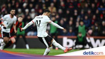 Gol Penalti Salah Bawa Liverpool Unggul 1-0 atas Bournemouth di Babak I