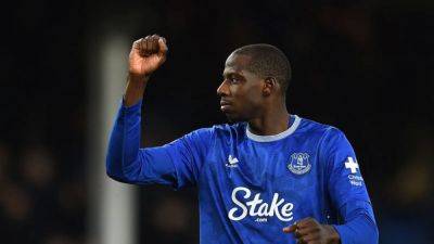 Doucoure scores fastest goal of season as Everton thrash Leicester 4-0