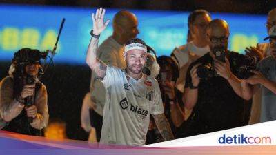 Pulang ke Santos, Neymar Ingin Rasakan Lagi Kenikmatan Bermain Bola - sport.detik.com - Saudi Arabia