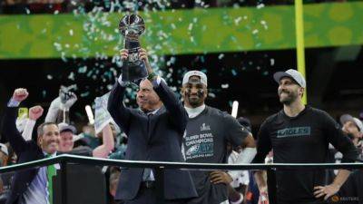 NFL-Eagles soar to blowout Super Bowl win over Chiefs