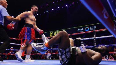 Joseph Parker stops Bakole with decisive second-round knockout to retain interim WBO heavyweight title