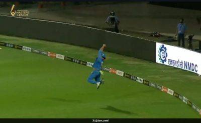 Yuvraj Singh - Irfan Pathan - Yusuf Pathan - Watch: Yuvraj Singh, Aged 43, Takes Absolute Screamer In Masters League, Video Stuns Internet - sports.ndtv.com - India - Sri Lanka