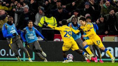 Leeds United's late show moves them five clear of Sheffield United at top of Championship