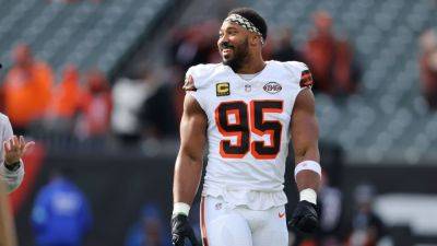 Browns GM reiterates he doesn't plan to trade DE Myles Garrett - ESPN