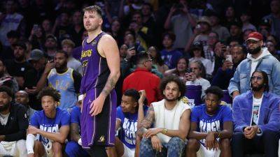 NBA intel -- Scouts, execs' report cards on Luka, Butler, Fox deals - ESPN