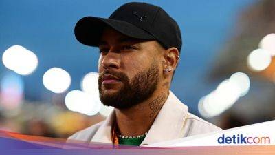 Neymar mah Beda, Datang Latihan Naik Helikopter - sport.detik.com - Saudi Arabia