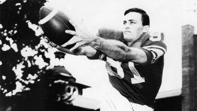 Howard Twilley, WR on undefeated Dolphins team, dies at 81 - ESPN