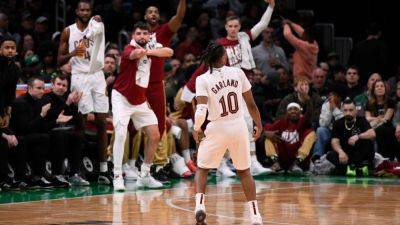 Jaylen Brown - Donovan Mitchell - Kenny Atkinson - Mitchell-led Cavaliers stun Celtics in battle of East's best - ESPN - espn.com - county Cleveland