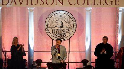 Stephen Curry accepts assistant GM role for Davidson hoops - ESPN