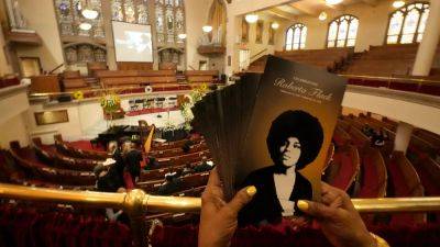 Lauryn Hill and Stevie Wonder perform at Roberta Flack's 'Celebration of Life' musical memorial