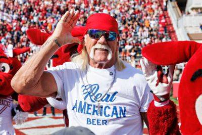 Kevin Harvick - Ross Chastain - Ricky Stenhouse-Junior - Hulk Hogan's Real American Beer Heads To NASCAR With Fantastic Paint Scheme - foxnews.com - Usa - county Green