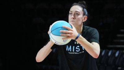 Sources - Liberty's Breanna Stewart has minor knee surgery - ESPN