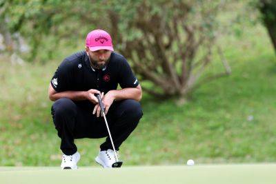 2025 LIV Golf Singapore odds, predictions: Favorites, picks from the field