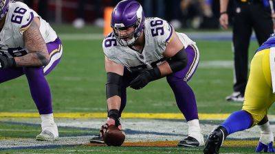 Sources: Vikings to release center Garrett Bradbury if no trade - ESPN