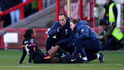 Naomi Girma injured in Chelsea debut after record transfer - ESPN