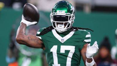 2025 NFL free agency signings: Ranking best deals, contracts - ESPN