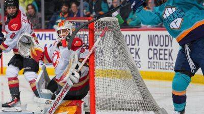 PWHL's Abby Roque pulls off fabled 'Michigan' goal - ESPN