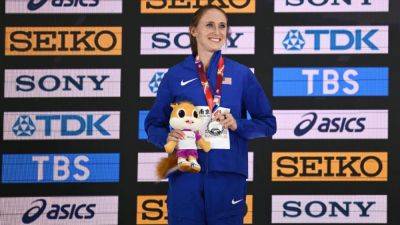 Shelby Houlihan earns silver medal in return from burrito ban - ESPN