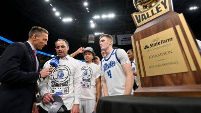 Sources - Iowa to hire Drake's Ben McCollum as head coach - ESPN