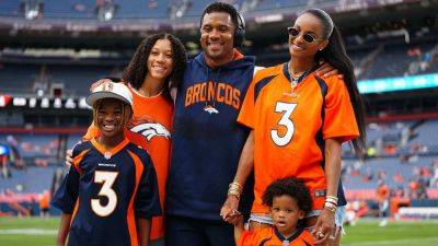 Ciara celebrates Russell Wilson's Giants deal with throwback picture: 'New York state of mind!'