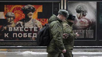 Vladimir Putin - Volodymyr Zelenskyy - Vladimir Putin signs decree calling up 160,000 Russians for military service - euronews.com - Britain - Russia - Ukraine