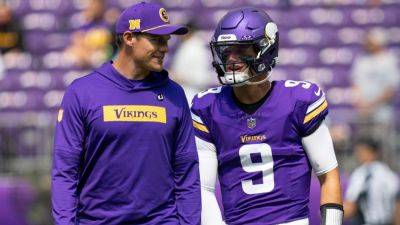 Vikings happy with J.J. McCarthy, had to look at Aaron Rodgers - ESPN