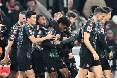 Bayern eye title redemption as Bundesliga race enters final straight