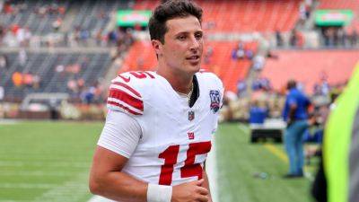 Giants re-sign QB Tommy DeVito on 1-year deal - ESPN
