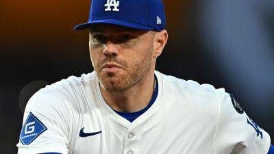 Freddie Freeman slips in shower, out of Dodgers' lineup - ESPN