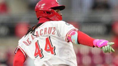 With torpedo bat, Elly De La Cruz has 7 RBIs, keys Reds' win - ESPN
