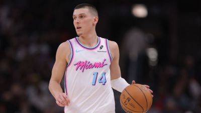 Tyler Herro goes for 3 instead of open layup, costs Heat late - ESPN - espn.com