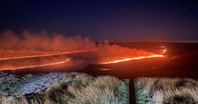 LIVE: Rossendale moorland fire rages as firefighters rush to scene to battle blaze - latest updates - manchestereveningnews.co.uk
