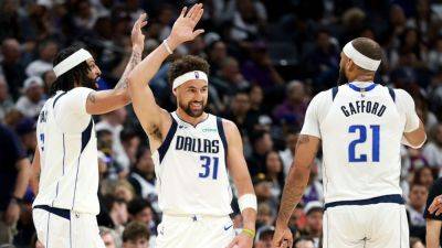 Mike Brown - Anthony Davis - Luka Doncic - Mavericks eliminate Kings, will vie for last spot in West - ESPN - espn.com - Los Angeles - county Brown - county Dallas - state Golden