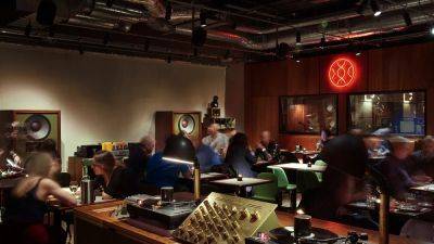 Come in and tune out: Europe's vinyl junkies embrace the Listening Bar - euronews.com - Japan