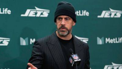 Steelers say Aaron Rodgers situation won't affect draft strategy - ESPN