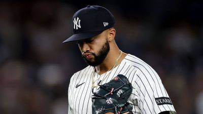 Yankees' Boone to mull closer role as Williams flops again - ESPN