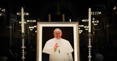 Donald Trump - Sky News - Volodymyr Zelensky - Keir Starmer - Easter Monday - Williams - Pope Francis funeral LIVE updates as thousands attend Vatican service - manchestereveningnews.co.uk - Britain - Ukraine - Usa - parish St. Mary - Vatican - county Prince William