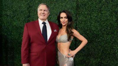 Bill Belichick says girlfriend wasn't trying to control TV interview - ESPN